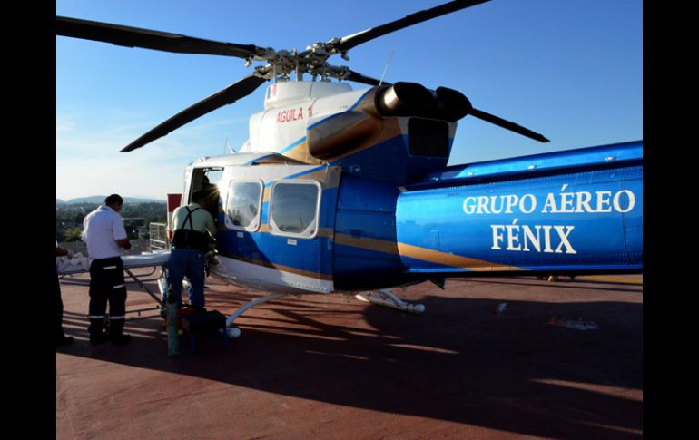El Águila 1 aterrizó en el helipuerto del Hospital San Javier que prestó sus instalaciones. ESPECIAL /