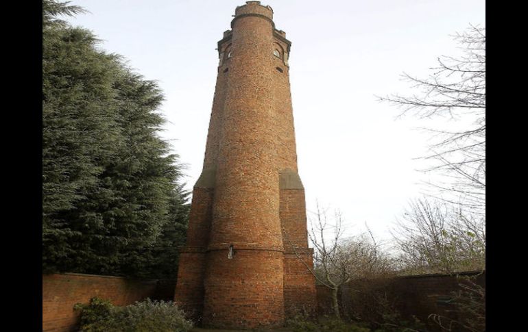 La torre Perrott's Folly ha protagonizado leyendas locales y teorías conspiratorias. EFE /