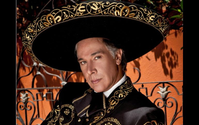 El actor en su versión de cera portará el mismo diseño que vistiera durante su boda en Zihuatlán, Jalisco. ARCHIVO /