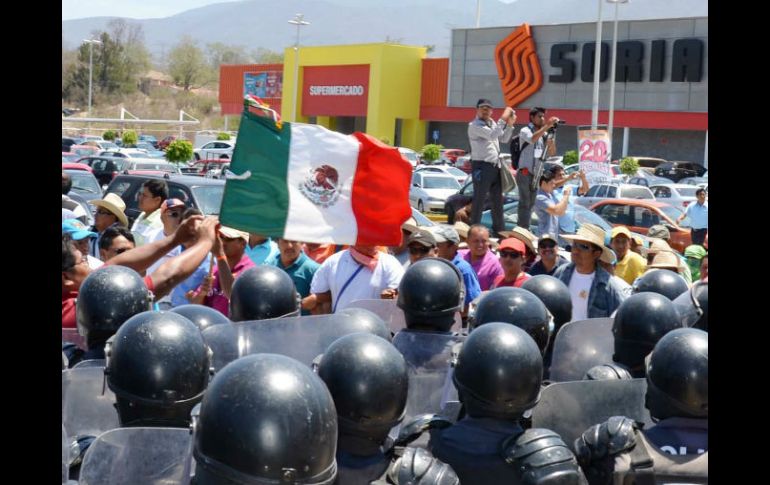 Mañana martes se espera que los maestros salgan a marchar a las calles de Chilpancingo. ARCHIVO /