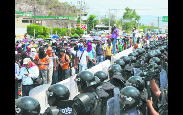 Otro bloqueo. El Movimiento Popular de Guerrero causó caos en la Autopista del Sol. NTX /