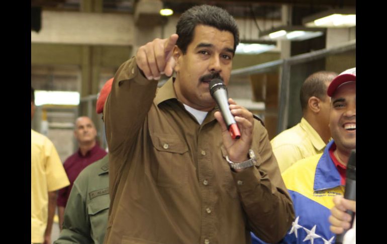 Nicolás Maduro pide ayuda a sus seguidores para que colaboren y eviten que los planes se ejecuten. EFE /