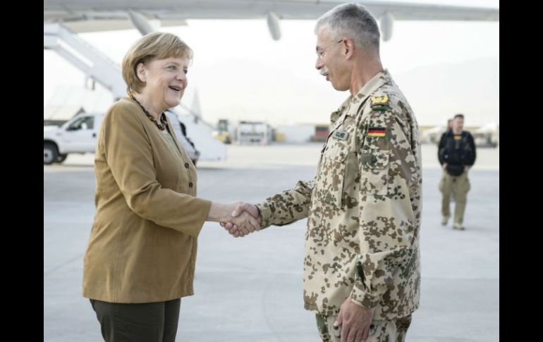 Merkel reitera la voluntad de Berlín de mantener soldados alemanes en Afganistán hasta el  2014. AFP /