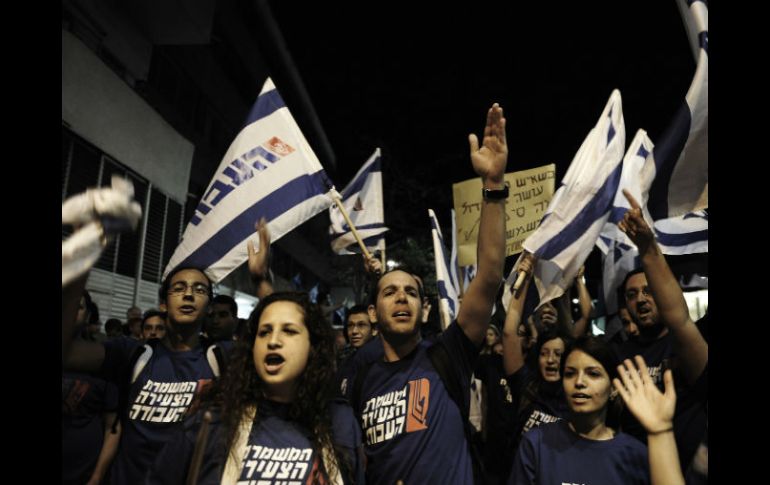10 mil personas salieron a las calles de Tel Aviv para protestar contra los planes del gobierno israelí de aumentar los impuestos. AFP /