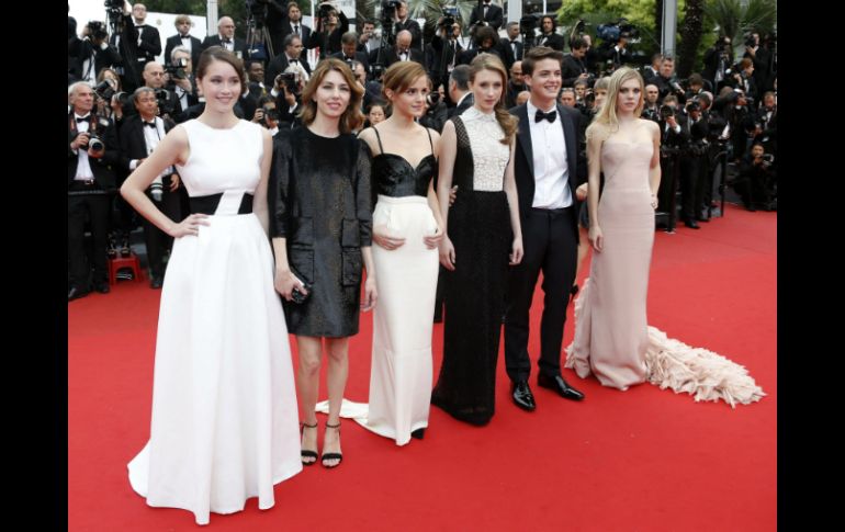 (De izquierda a derecha) Katie Chang, Sofía Coppola, Emma Watson, Taissa Farmiga, Israel Broussard y Claire Julien. EFE /