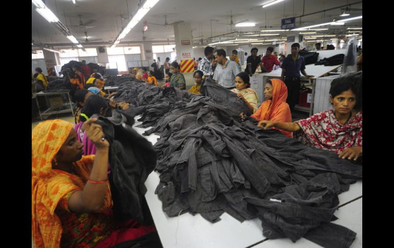 Unas 200 fábricas textiles de Bangladesh han reabierto tras tres días cerradas a consecuencia de las protestas. AFP /