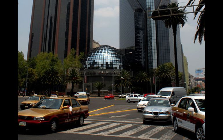 Este viernes, la Bolsa Mexicana de Valores (BMV) regresó a terreno negativo, al presentar una pérdida de 0.30 por ciento. ARCHIVO /
