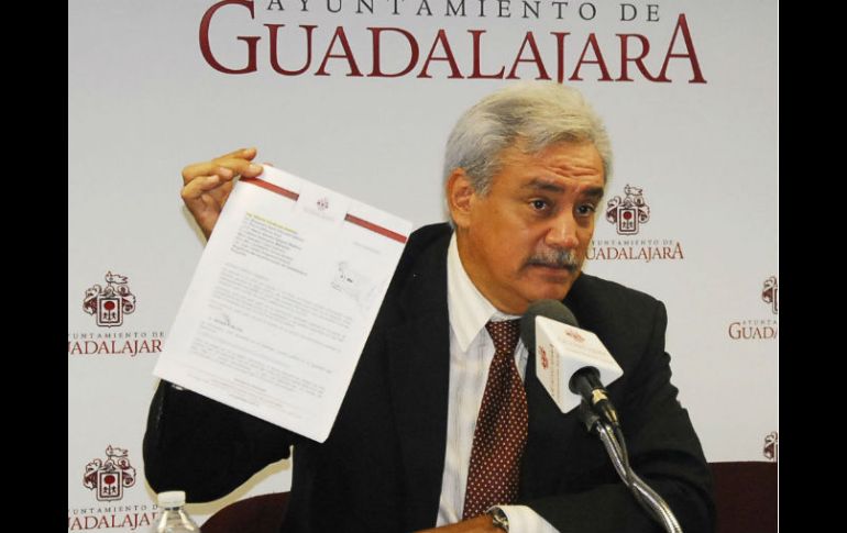 árdenas Jiménez expone que durante 2012 Guadalajara erogó mil 800 millones de pesos por arriba de lo presupuestado.  /