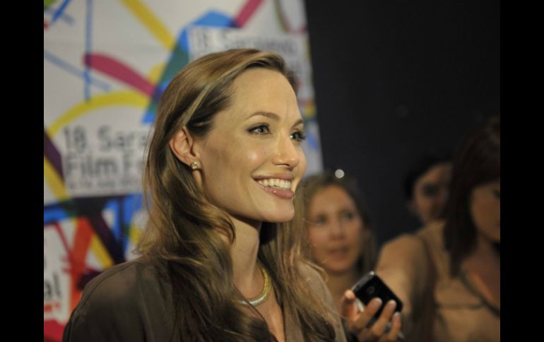 La actriz, Angelina Jolie se somete a doble mastectomía por posibilidades de desarrollar cáncer. ARCHIVO /