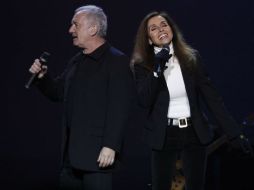 Víctor Manuel,  es famoso por el tema ''La puerta de Alcalá'', que canta a dueto con su esposa, Ana Belén. ARCHIVO /