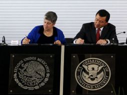 El martes, México y Estados Unidos suscribieron un memorándum sobre comunicaciones transfronterizas. EFE /