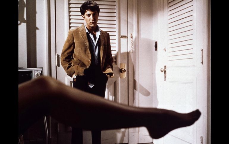 Una imagen que se volvió icónica, para un actor y una generación. Dustin Hoffman y Anne Bancroft en ''El Graduado''. ARCHIVO /