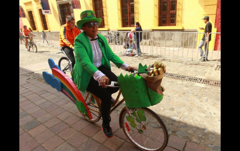Los participantes de este circuito ciclista decoraron sus bicicletas, dándole colorido a las calles de Tequila. EL INFORMADOR /