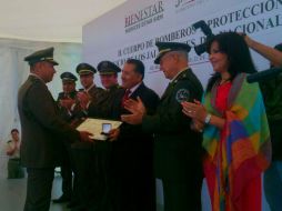 El Secretario General de Gobierno, Arturo Zamora, agradeció la dedicación y entrega de los tragahumos.  /