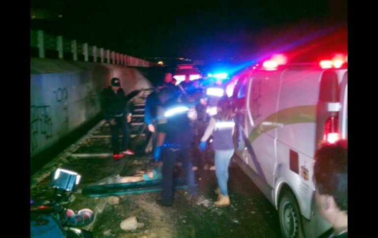 El accidente ocurrió la noche del pasado martes, a la altura del ingreso de la avenida Tonaltecas. ESPECIAL /