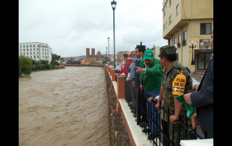El gobernador César Duarte evalúa los daños por las inundaciones en Ciudad Juárez. ARCHIVO /