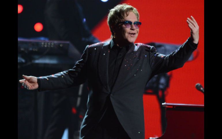 Elton John participó junto a otros cantantes en el festival de una estación de radio. AP /