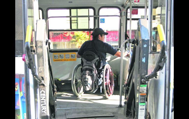 De acuerdo con el Conapred, en Jalisco hay menos tolerancia hacia las personas con discapacidad, que en el DF y Nuevo León. EL INFORMADOR /