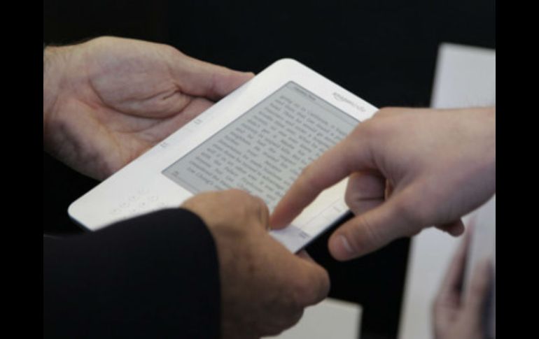 La empresa de Kindle se sumaría a Apple Inc y Roku en la venta de aparatos que permiten ver contenidos en casa. ARCHIVO /