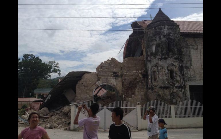 Aspecto de una iglesia que se derrumbó a causa del sismo. AFP /