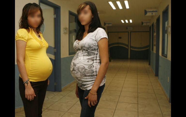 PrevenIMSS contempla prevenir el embarazo en el grupo de adolescentes de 10 a 19 años. ARCHIVO /