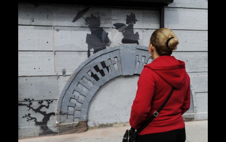 Banksy ha intentado redimirse en el escenario mundial que es Nueva York frente a los miembros de la comunidad del arte callejero. ARCHIVO /