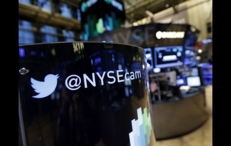 Twitter aumentó hoy el precio de las acciones de su salida a bolsa. AP /
