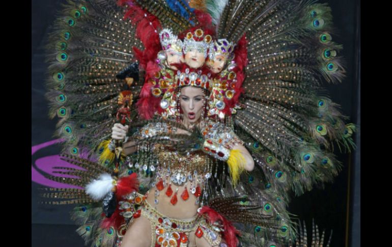 El traje representa a las diosas de la fertilidad, Ixchen, la del maíz, Xilonem, y la princesa indígena Suche-Malinche. EFE /