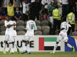 Con autogol de Aguirre, Nigeria se van con ventaja en la primera mitad del partido de la final de Mundial Sub-17. AP /