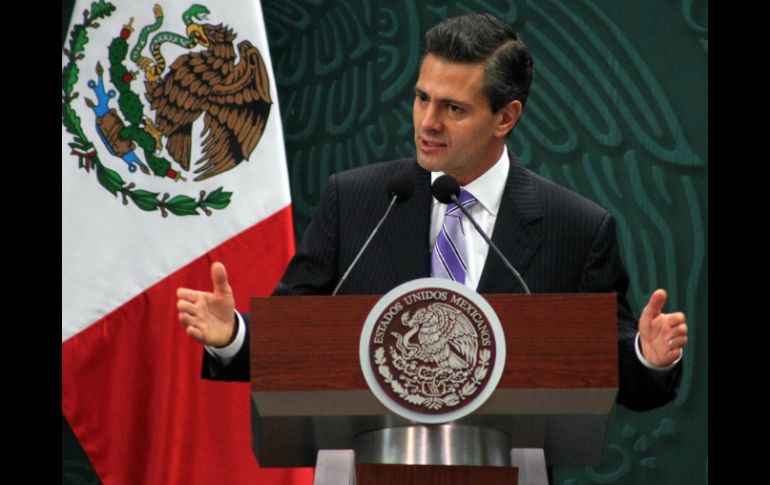 Enrique Peña Nieto destaca que el país es el octavo productor de vehículos a nivel mundial. ARCHIVO /