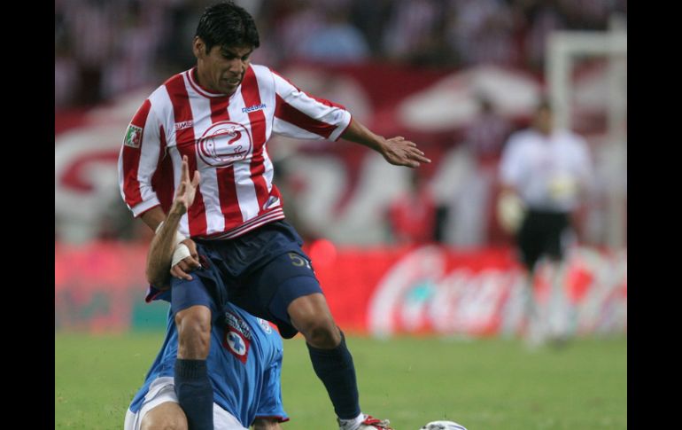 Salcido vistió la playera del Guadalajara por última vez en el Clausura 2006. ARCHIVO /