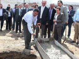 En la colocación de la primera piedra de estos desarrollos estuvo presente el presidente municipal de Guadalajara, Ramiro Hernández. ESPECIAL /