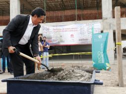 El presidente municipal Ramiro Hernández estuvo presente en el arranque de las obras del conjunto habitacional 'Misión Urbana'. ESPECIAL /
