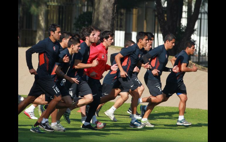 Jugadores del equipo rojinegro realizaron entrenamiento este lunes.  /