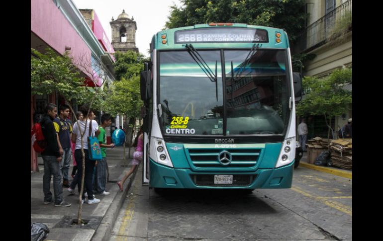 Actualmente, la tarifa del transporte público en la ZMG es de seis pesos. ARCHIVO /