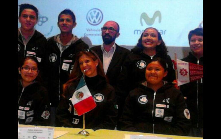 La alpinista mexicana Karla Wheelock dio a conocer a los ganadores. Imagen de @EdgarSakma. ESPECIAL /