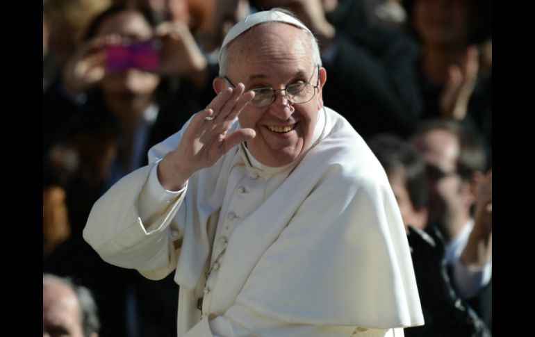 El Sumo Pontífice y su cuenta en Español son las que más actividad tienen en la web. AP /