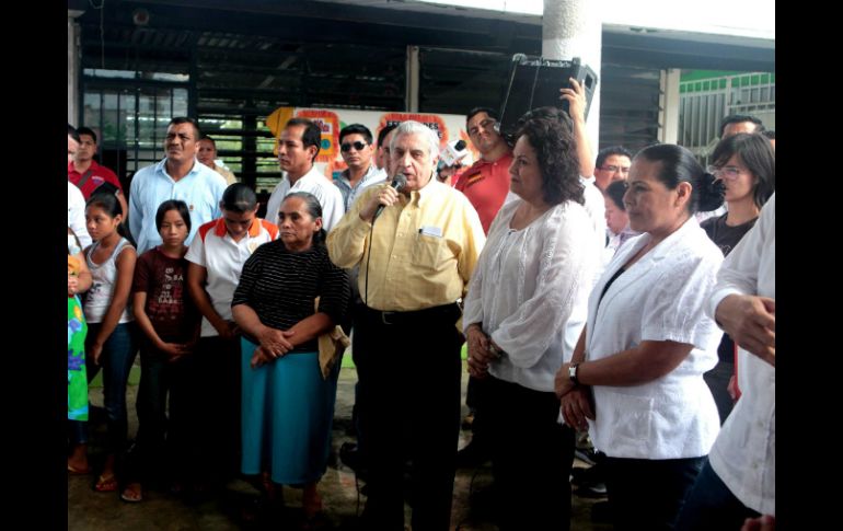 Arturo Núñez realiza una gira de trabajo por comunidades afectadas por las inundaciones. SUN /