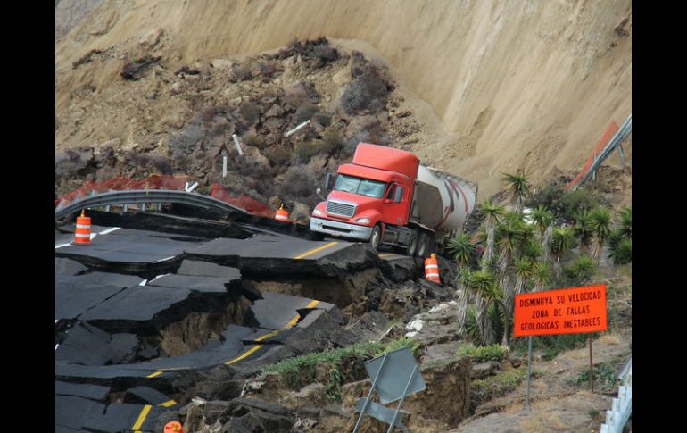 Un tramo colapsado de la Carretera Escénica Tijuana-Ensenada EFE /