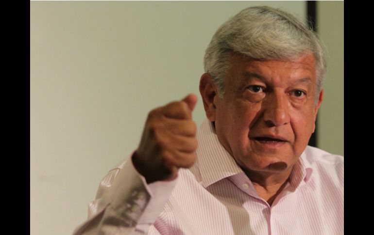 López Obrador busca concretar las asambleas de Morena en el país para lograr convertirlo en partido. ARCHIVO /