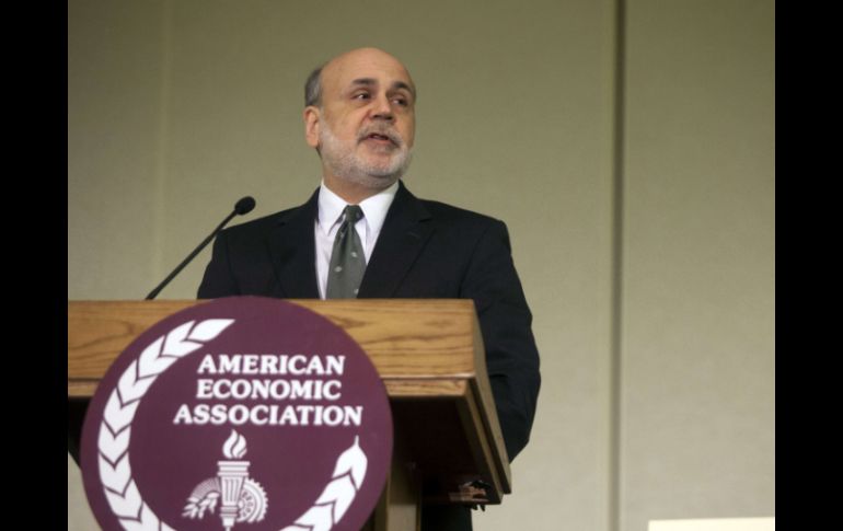 Ben Bernanke dice también que la reducción de apoyo por parte de la Fed no es una limitación para lo política monetaria de EU. AFP /