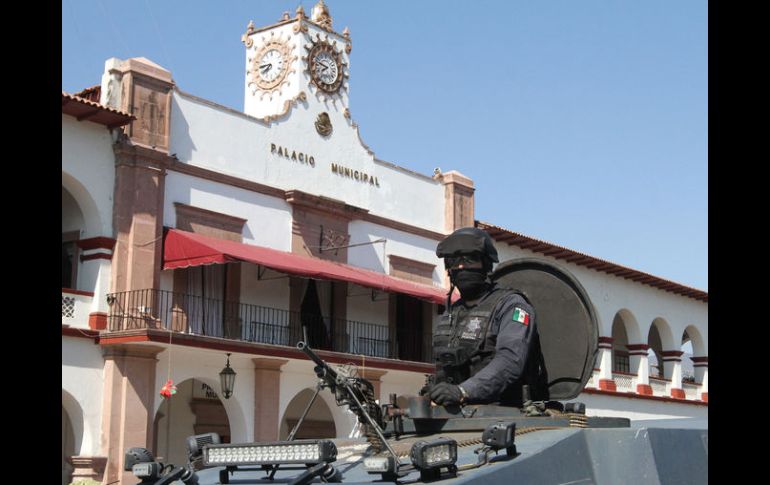 El Ejército Mexicano y fuerzas federales tomaron la seguridad de Apatizngán y Uruapan NTX /