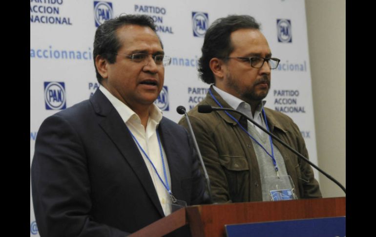 Juan Manuel Oliva (i) y Gerardo Cortázar Lara (d) durante conferencia en el marco de la Sesión Ordinaria del PAN. SUN /
