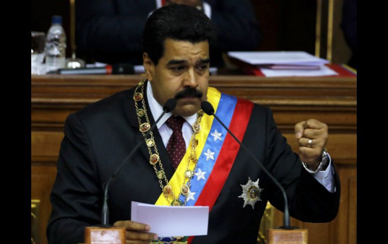 El presidente Maduro tiene un nuevo villano para culpar en su campaña por reducir el alto índice delictivo del país: las telenovelas. AP /