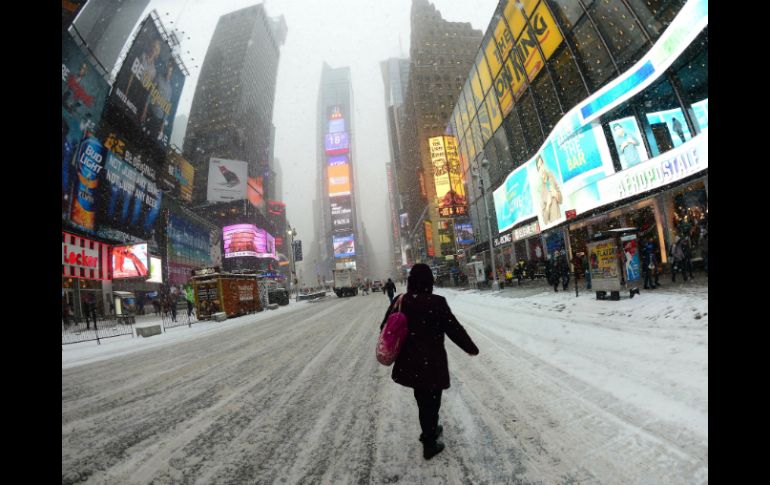 Vista del Times Square en Nueva York durante la nueva tormenta de nieve. AFP /