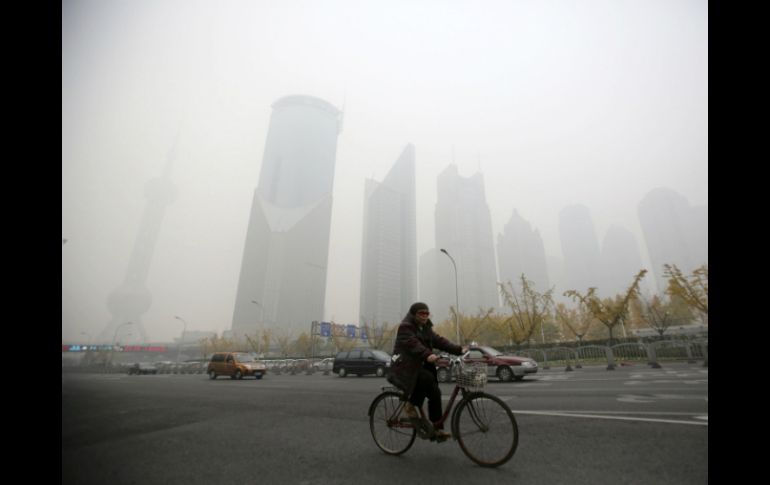 Los contaminantes provenientes de China provocan aumento del ozono en los valles y depresiones en California. ARCHIVO /