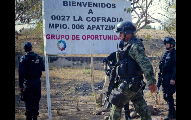 Para Calderón, cuando los gobiernos locales depuran cuerpos policiacos y destinan recursos a seguridad, se resuelven los problemas. SUN /