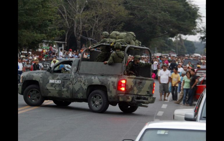 Comunitarios evitan la entrada de militares a Ocotito por 'hostigamiento brutal' por parte del Ejército. SUN /