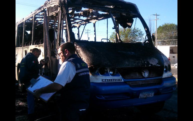 Tres vehículos en distintos puntos del municipio fueron incendiados.  /