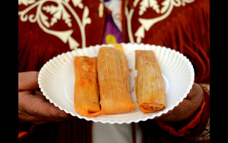 Este tradicional alimento es degustado hoy de parte de quienes obtuvieron al niño en la Rosca de Reyes. NTX /